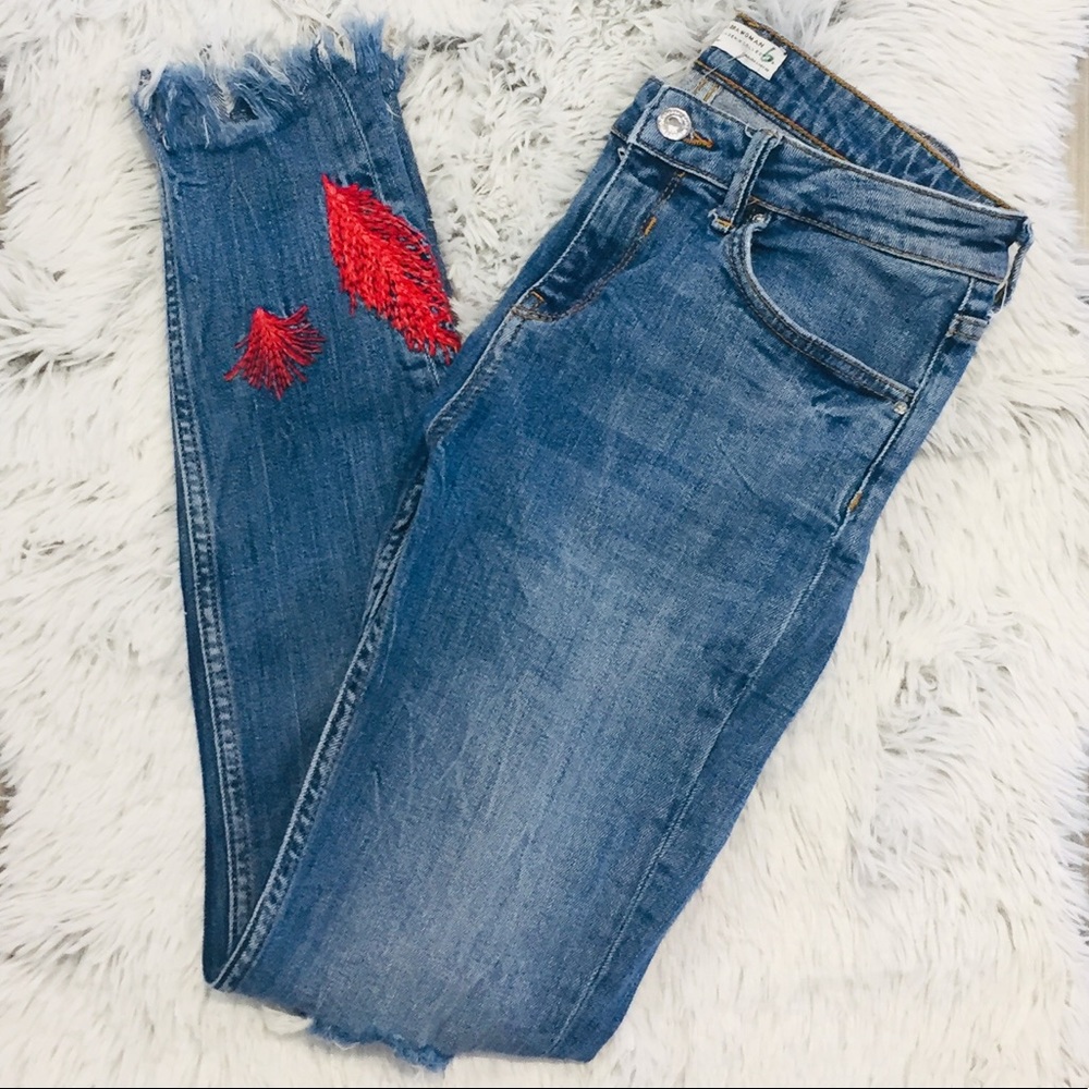 Zara Feather Embroidered Raw Hem Skinny jean